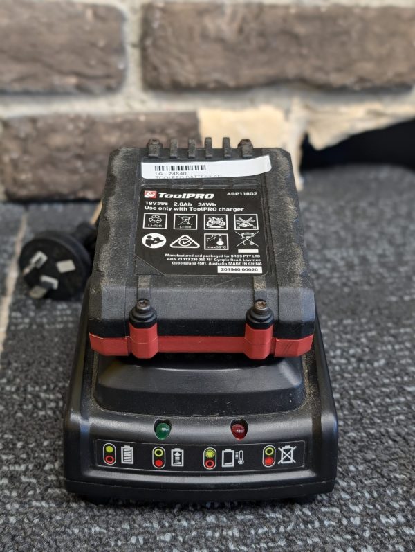 TOOL PRO IMPACT WRENCH. 2AH BATTERY AND CHARGER - LG24842 - Image 8