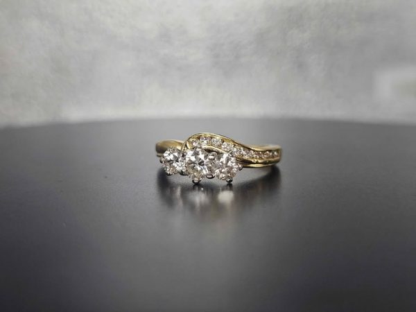 Ladies 18ct Gold Diamond Ring - HL23296 - Image 2