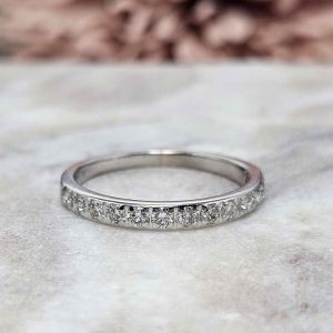 Ladies 14ct White Gold Diamond Band Ring - HL24357