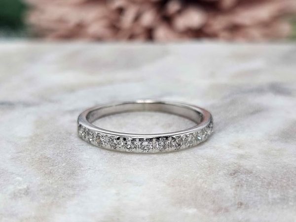 Ladies 14ct White Gold Diamond Band Ring - HL24357