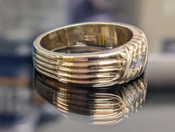 Unisex 9ct Yellow Gold Diamond Ring - LG7817 - Image 28