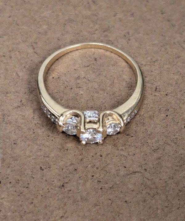 14ct Yellow Gold Diamond Trilogy Engagement Ring - LG25052 - Image 9