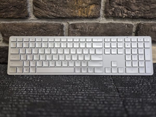 HP WIRELESS KEYBOARD - LG24528