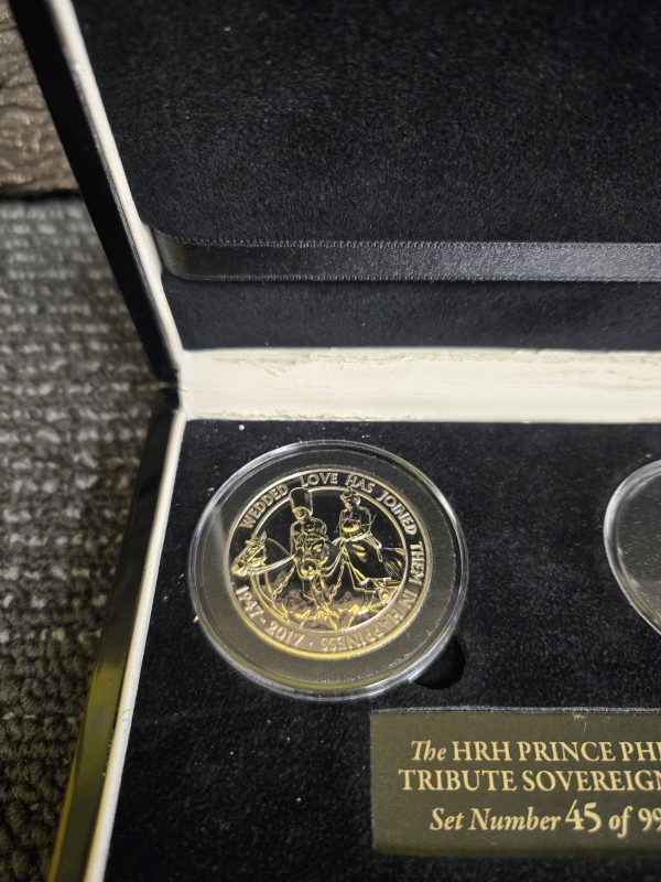 The HRH Prince Philip Tribute Sovereign Set - 24316 - Image 3
