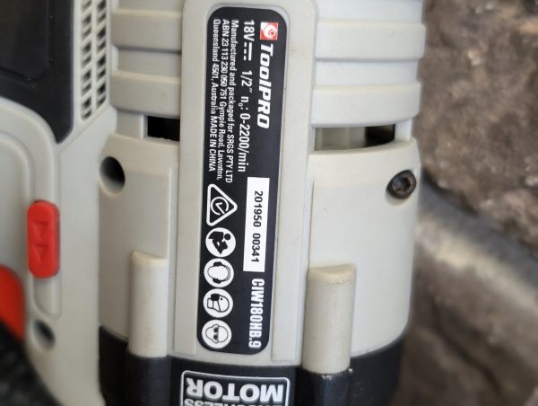 TOOL PRO IMPACT WRENCH. 2AH BATTERY AND CHARGER - LG24842 - Image 6