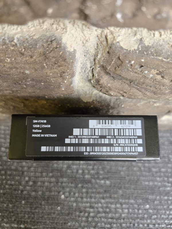 Samsung Galaxy Z Flip6 (256GB) - 24665 - Image 10