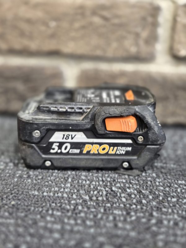 AEG 18V 5AH BATTERY - LG25049 - Image 3