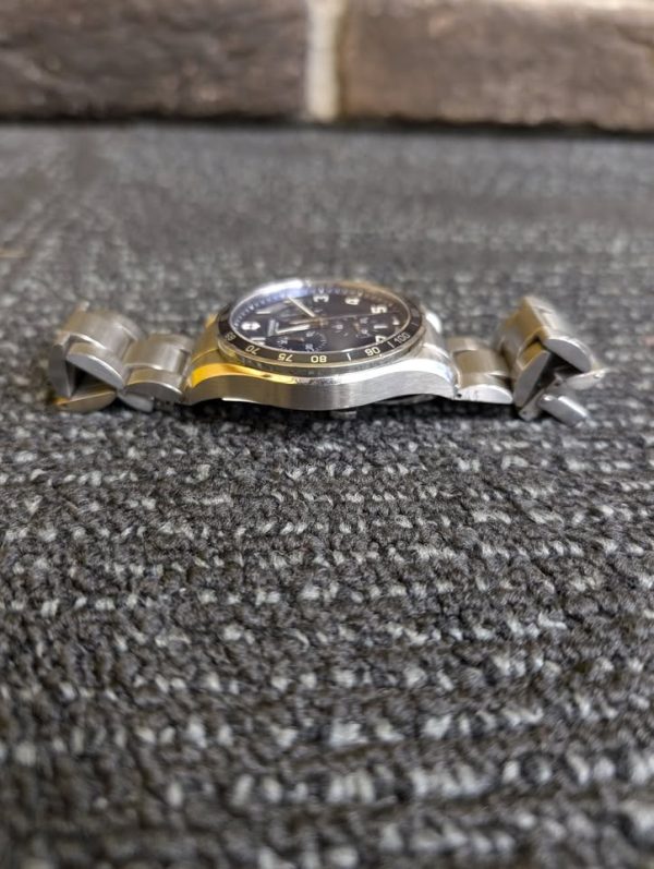 MENS SILVER AND BLUE VICTORNOX WATCH - LG20146 - Image 12