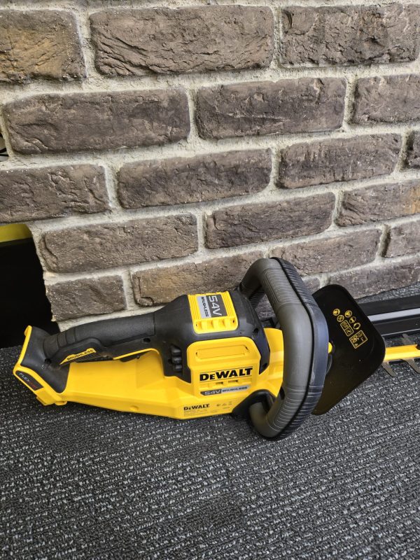 DeWALT 54V Hedge Trimmer (Skin only) - 24453 - Image 9