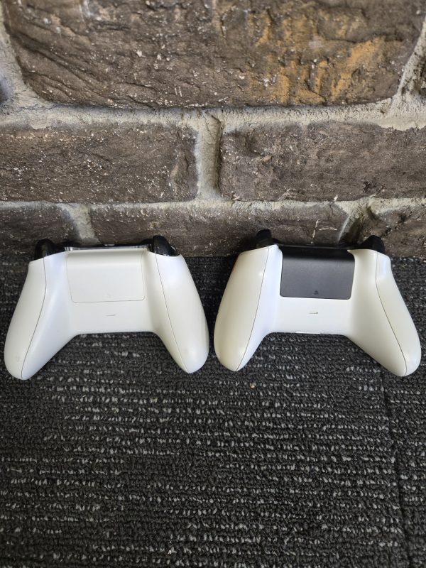 Xbox One S (Two Controllers) - 24492 - Image 9