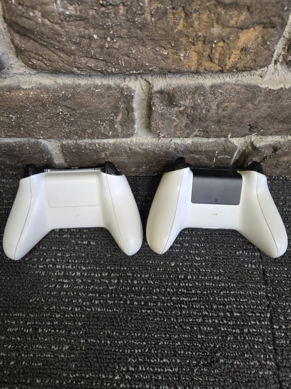 Xbox One S (Two Controllers) - 24492 - Image 18