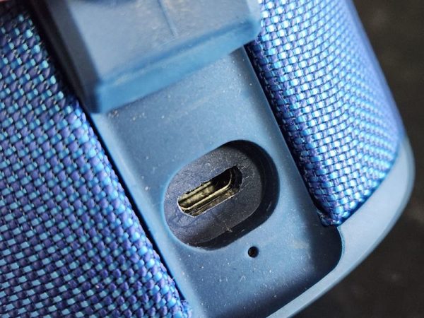 Ultimate Ears Boom 3 Bluetooth Speaker - HL24478 - Image 3