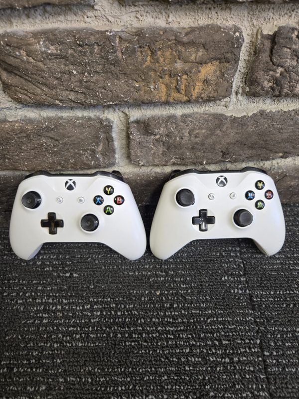 Xbox One S (Two Controllers) - 24492 - Image 15