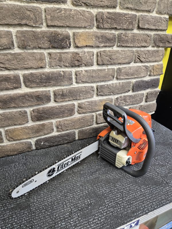 Oleo-Mac Chainsaw - 20933 - Image 7