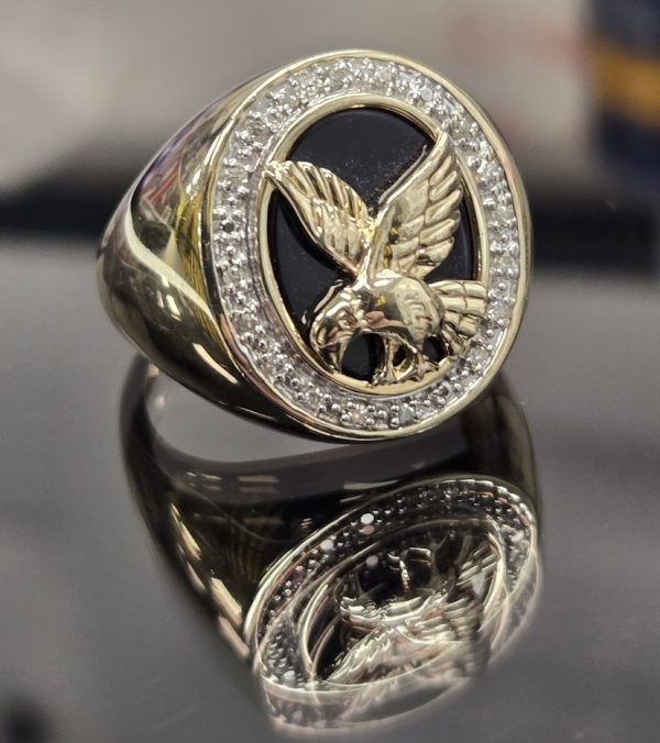 Chunky 9ct Gold Eagle Ring w/ Onyx & Diamond Halo - LG24529 - Image 10