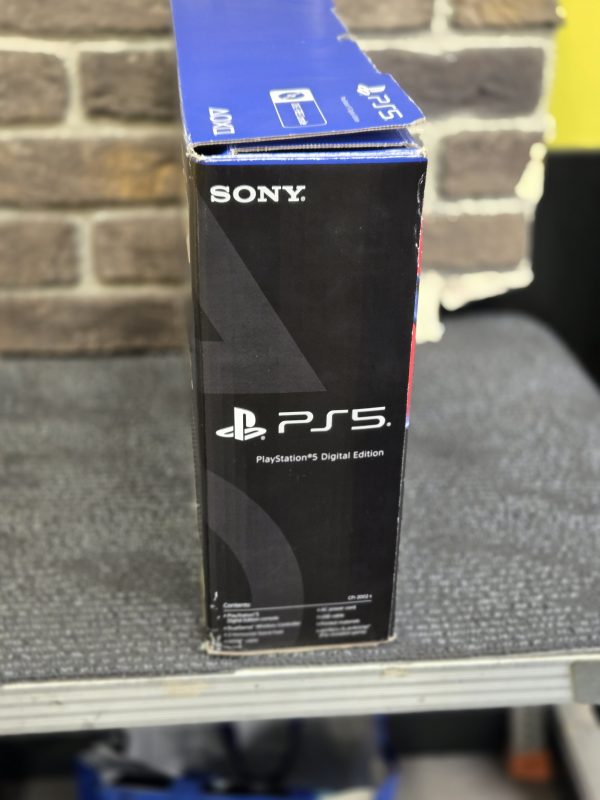 PLAYSTATION 5 SLIM - LG24649 - Image 2