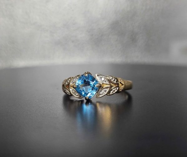 Ladies 9ct Yellow Gold Blue Stone Ring - HL20674