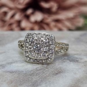 Ladies 9ct Yellow Gold Diamond Cluster Ring (3.5gms)- HL24220