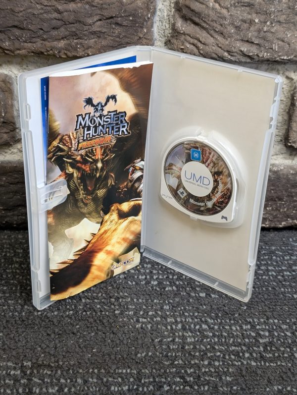 MONSTER HUNTER FREEDOM PSP GAME - LG24871 - Image 3