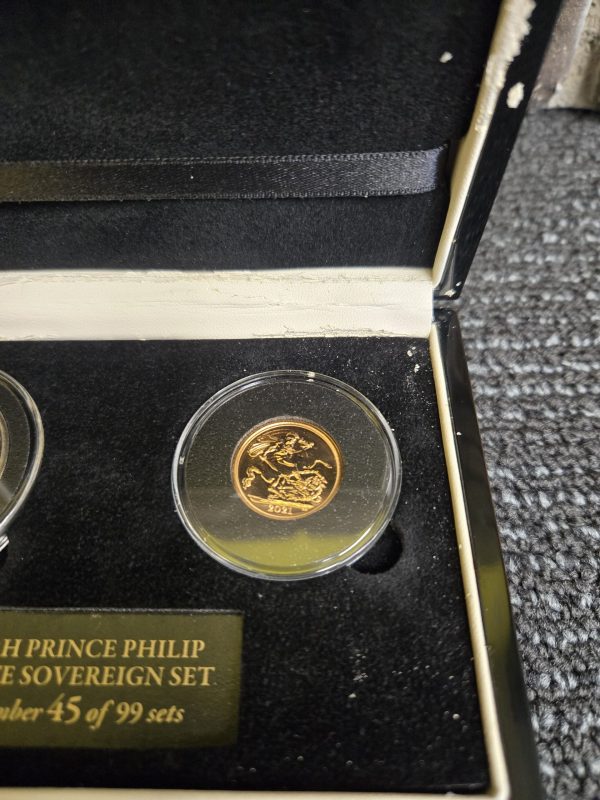 The HRH Prince Philip Tribute Sovereign Set - 24316 - Image 34