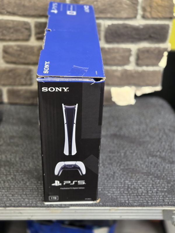 PLAYSTATION 5 SLIM - LG24649 - Image 4