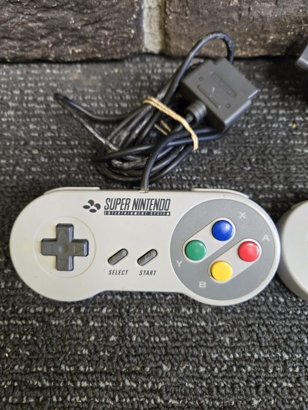 Super Nintendo Console Bundle - 24300 - Image 16