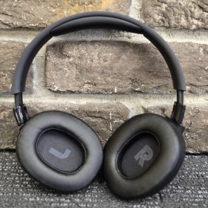 JBL BLUETOOTH HEADPHONES - LG24815