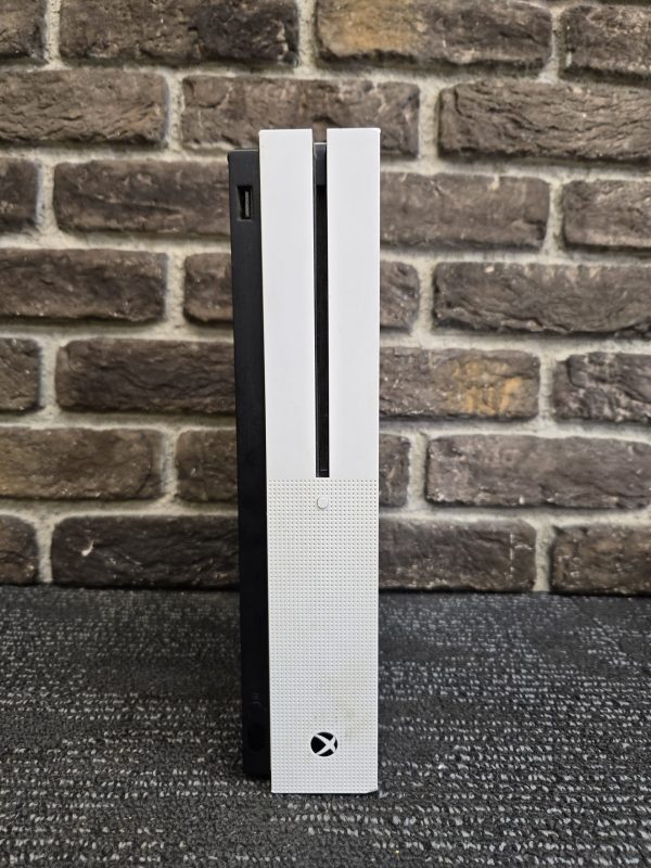 Xbox One S (Two Controllers) - 24492 - Image 11