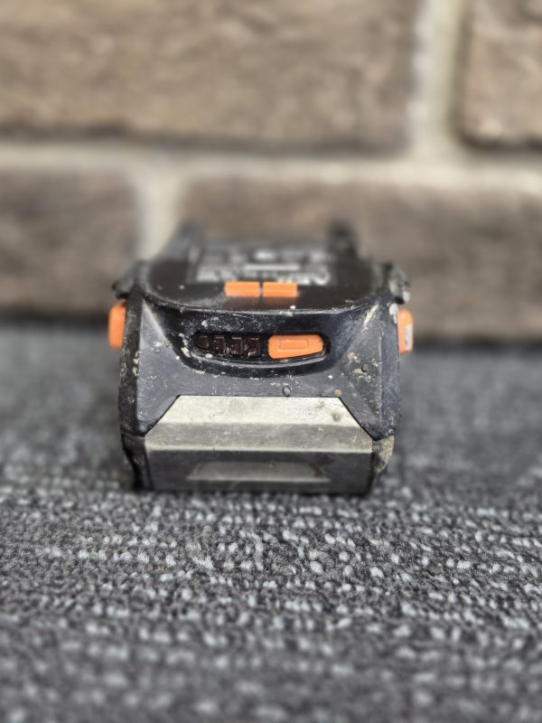 AEG 18V 5AH BATTERY - LG25049 - Image 2