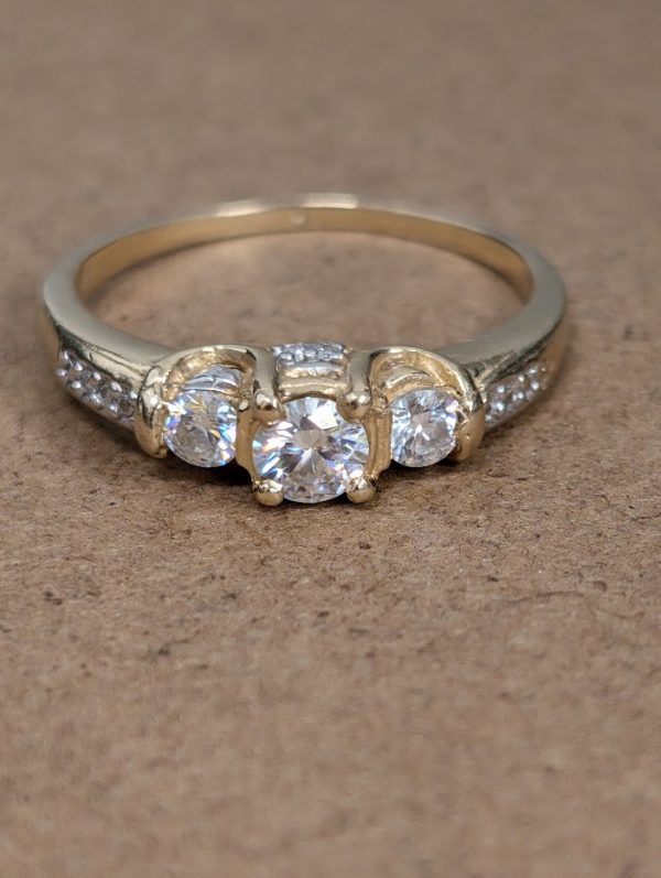 14ct Yellow Gold Diamond Trilogy Engagement Ring - LG25052 - Image 8