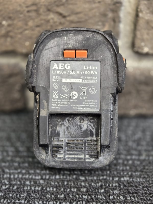 AEG 18V 5AH BATTERY - LG25049 - Image 5