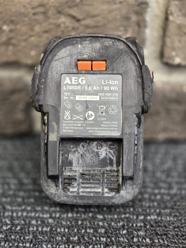 AEG 18V 5AH BATTERY - LG25049 - Image 10