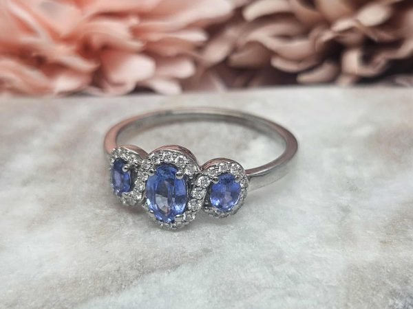 Ladies 14ct White Gold Sapphire and Diamond Ring (3.51gms) with Valuation - HL15628 - Image 8