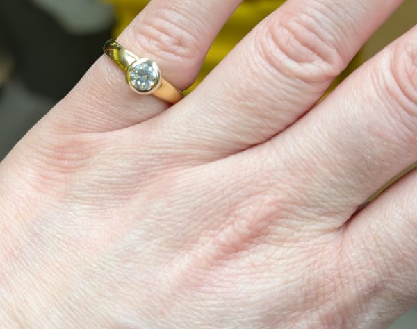18ct Yellow Gold 0.70ct Diamond Solitaire Engagement Ring - LG7372 - Image 6