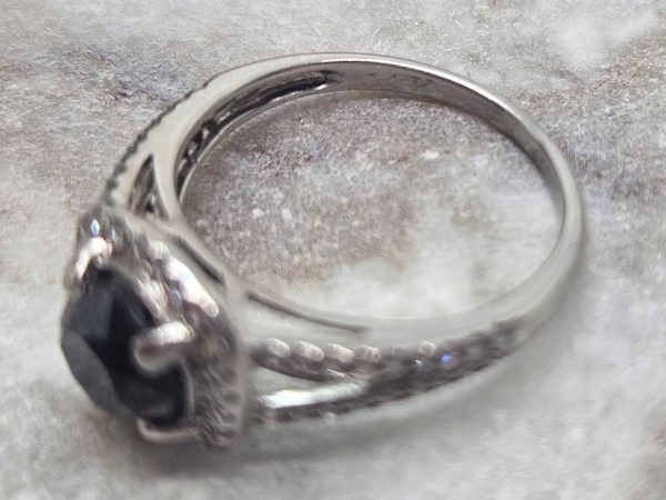 Valuated Ladies 14ct White Gold Black Stone and Diamond Ring (2.8gms) - HL17029 - Image 7