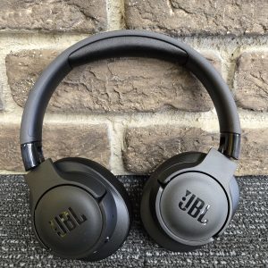 JBL Tune 720BT Wireless Headphones - LG25424-1