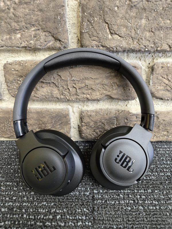 JBL Tune 720BT Wireless Headphones - LG25424-1