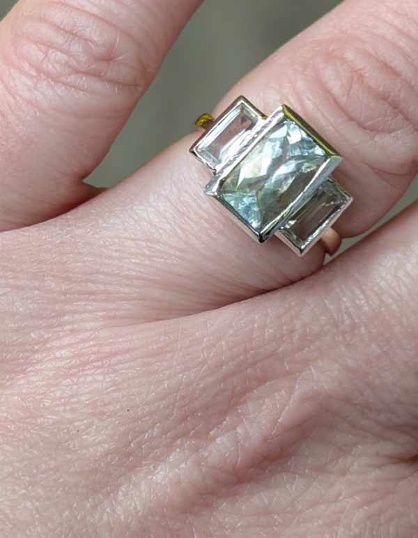 Gorgeous 9ct Gold Trilogy Statement Ring - LG25528 - Image 6