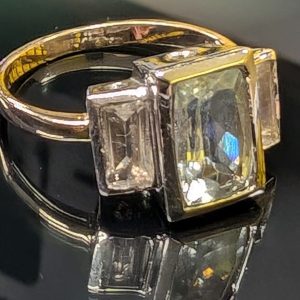 Gorgeous 9ct Gold Trilogy Statement Ring - LG25528