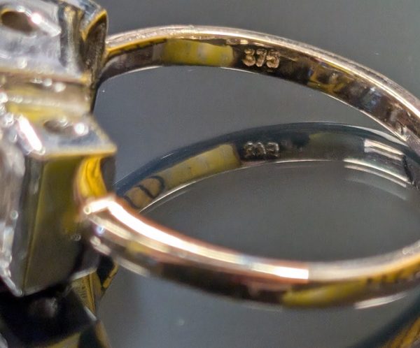 Gorgeous 9ct Gold Trilogy Statement Ring - LG25528 - Image 5
