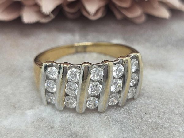 Ladies Valuated 18ct Yellow and White Gold Diamond Ring (5.1gms) - HL5362