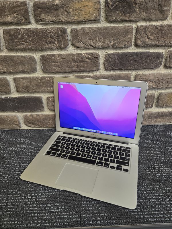 Apple Macbook Air 13" A14666 (2017) - 23815