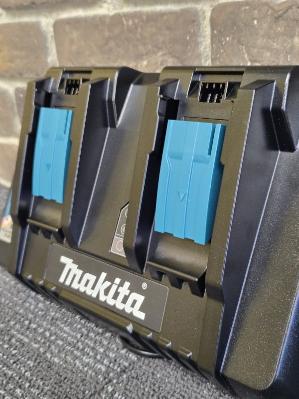 Makita Charger - LG25157 - Image 3