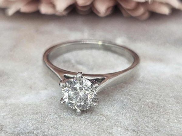 Valuated 14ct White Gold Diamond Solitaire Ring (3.53gms) - HL17528 - Image 4