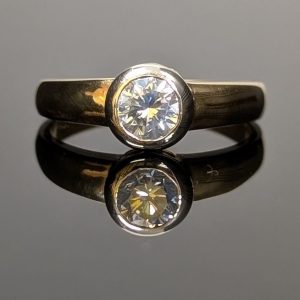 18ct Yellow Gold 0.70ct Diamond Solitaire Engagement Ring - LG7372