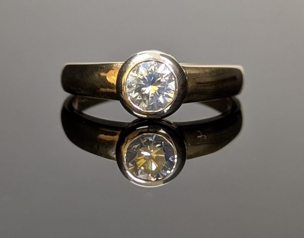 18ct Yellow Gold 0.70ct Diamond Solitaire Engagement Ring - LG7372
