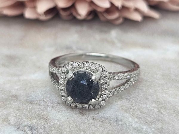 Valuated Ladies 14ct White Gold Black Stone and Diamond Ring (2.8gms) - HL17029 - Image 5