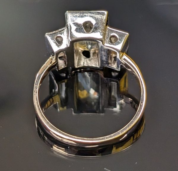 Gorgeous 9ct Gold Trilogy Statement Ring - LG25528 - Image 11