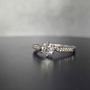 Valuated Ladies 18ct White Gold Diamond Ring - HL7886