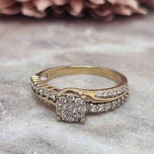 Ladies 9ct Yellow Gold Diamond Halo Ring (2.9gms) - HL11558